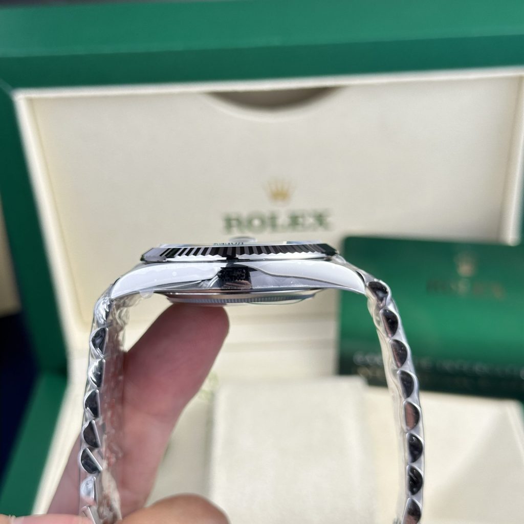 Rolex DateJust 126334 Rep 1:1 Clean Factory Mặt Đen Cọc Dạ Quang 41mm